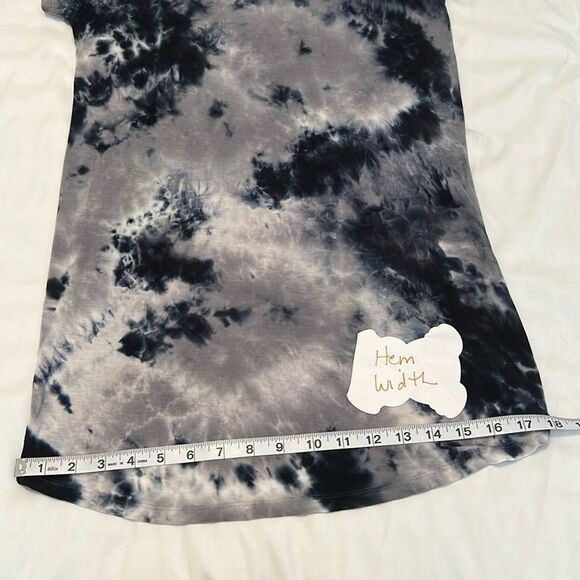 Time & Tru size small short sleeve black and grey tie dye knot front tunic EUC - Picture 10 of 10